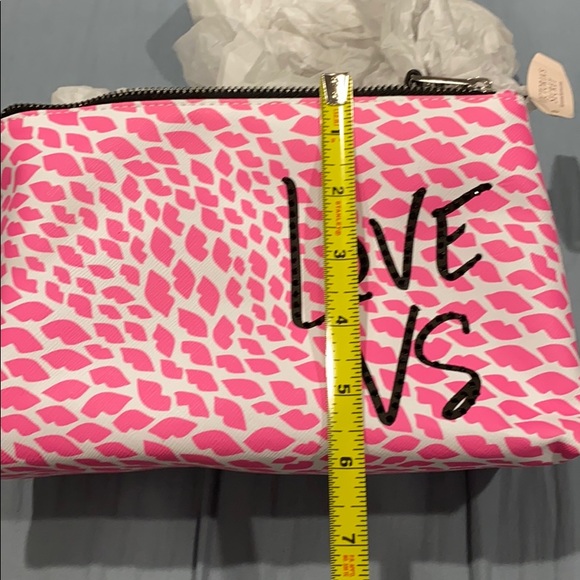 Victoria’s Secret Love VS Leopard Print Makeup Bag - Picture 4 of 6